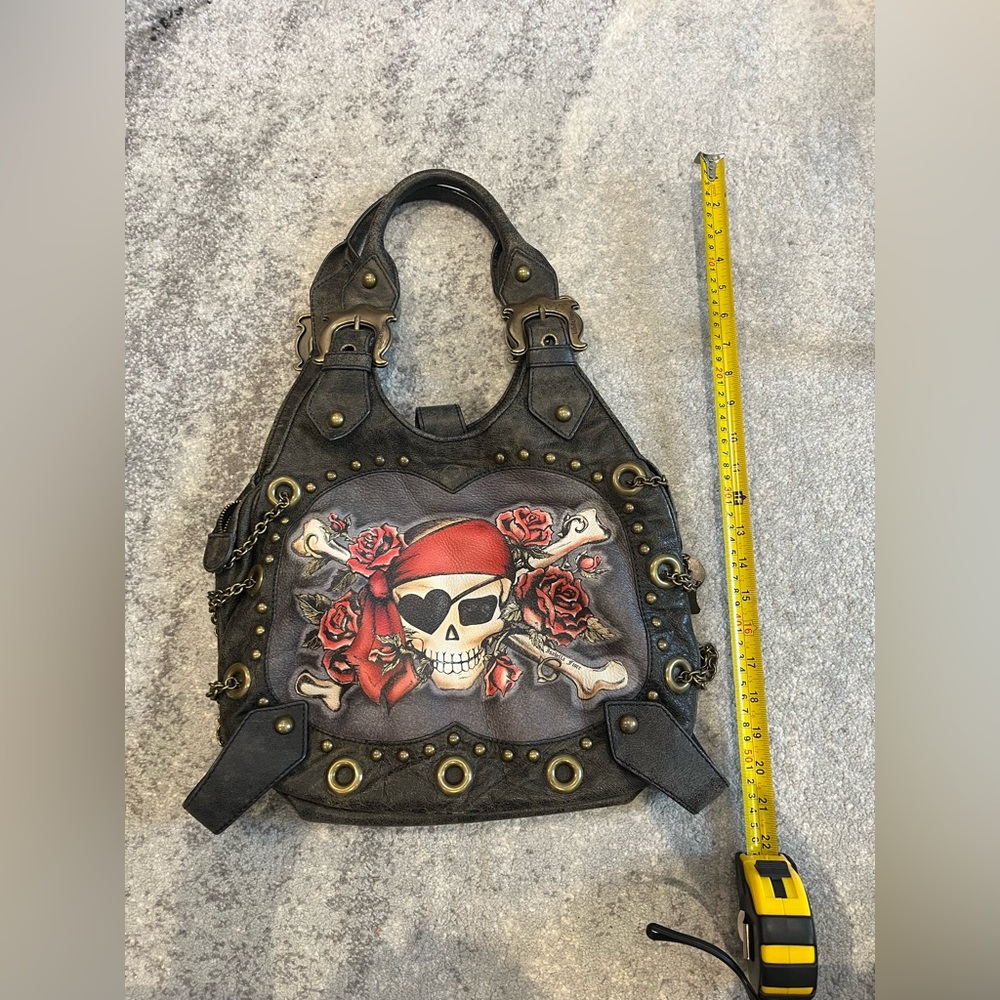 EUC Isabella Fiore Black and Red Skull Tote - Picture 4 of 8